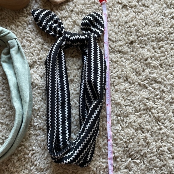 Set of six headbands - Picture 3 of 6